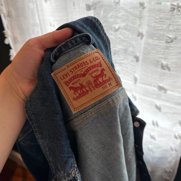 Levi’s jean jacket - Picture 2 of 2